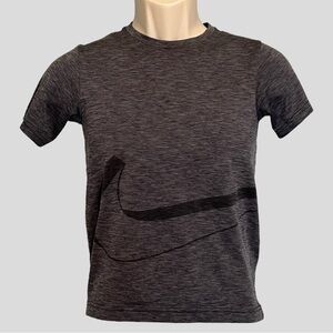 Boys Nike Dri-fit gray shirt M